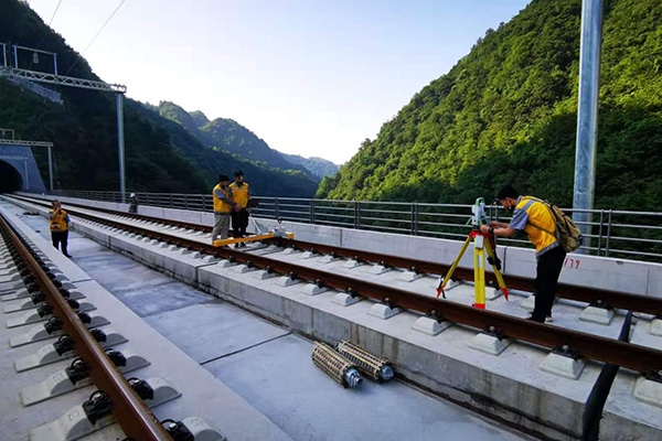 黔张常无砟线路测量